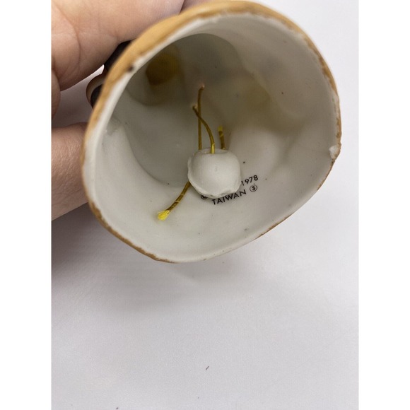 Vintage Jasco Bell Bonnet Girl Flowers Cat Kitty 5" 1978 Taiwan Home Decor - Picture 10 of 11